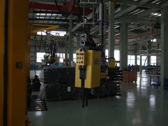 重卡底盘反向平衡轴U型螺栓拧紧机(两轴)