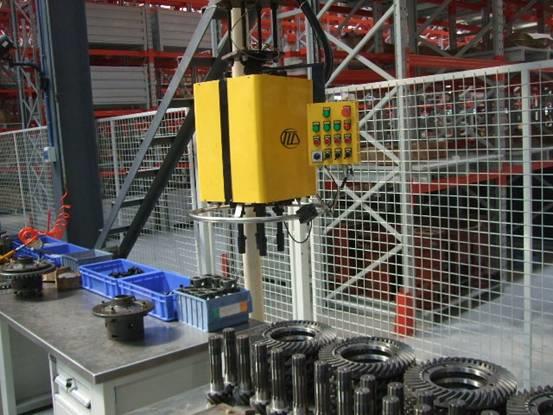 拖拉机差速器自动拧紧机(4轴)