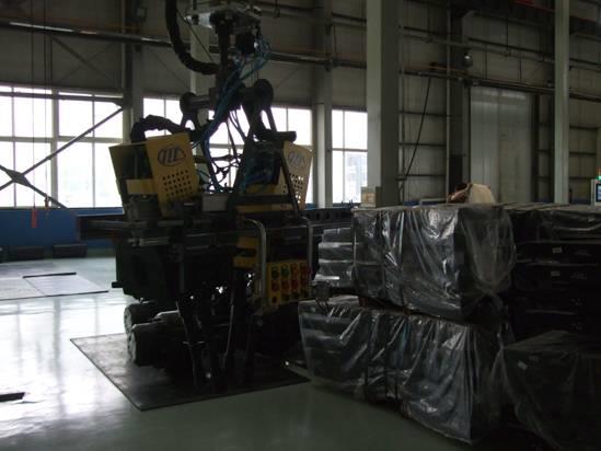 青年汽车重卡底盘平衡轴U型螺栓拧紧机