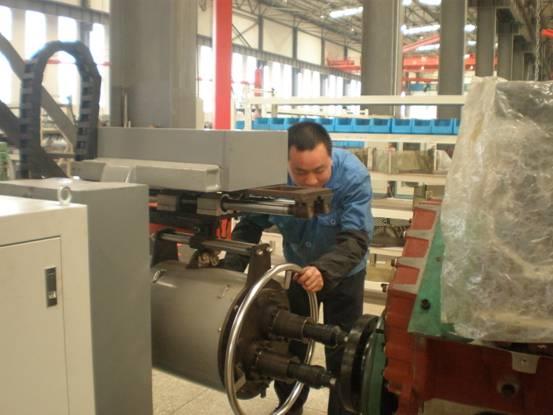 大功率柴油发动机连杆螺栓拧紧机（2轴）