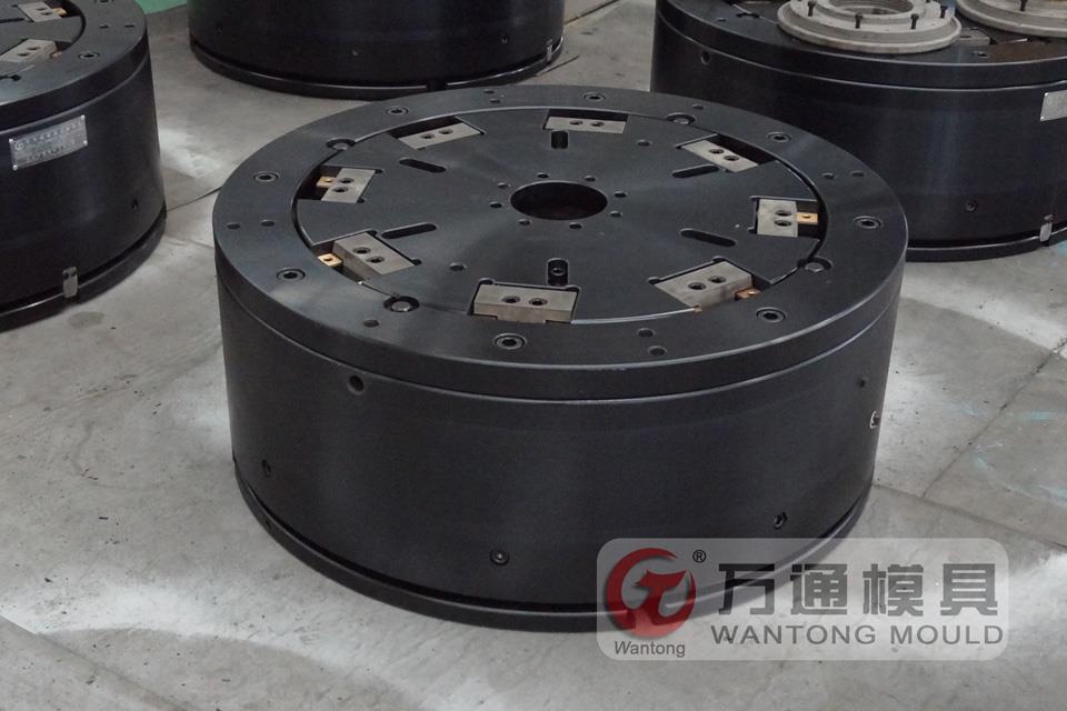 圆锥面导向子午线轮胎活络模具