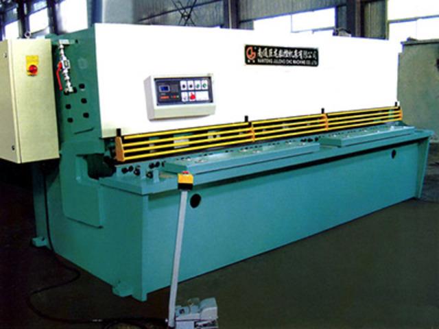 QC12K系列液压摆式剪板机