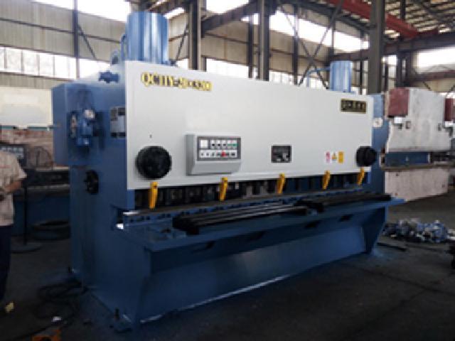 QC11Y/K数控液压闸式剪板机QC11Y-20x3200