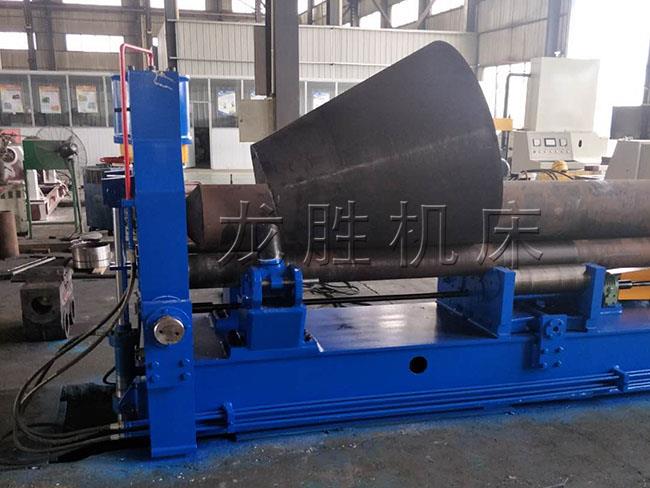 液压三辊卷板机（带卷锥）