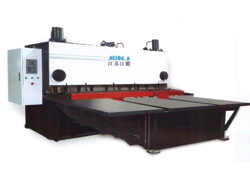 QC11K/QC12K系列数控前送料闸式/摆式剪板机