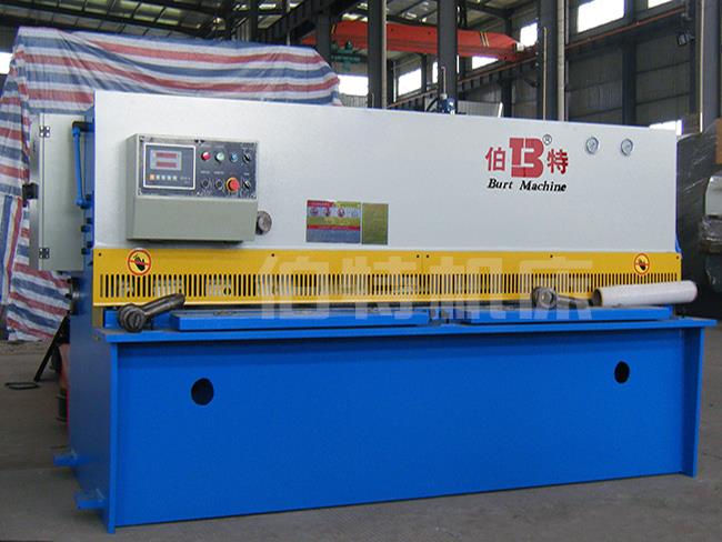 QC12Y液压摆式剪板机