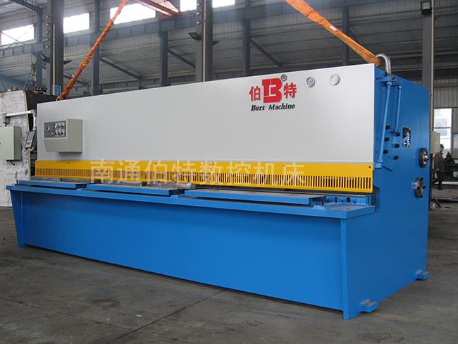 QC12Y-33000液压摆式剪板机