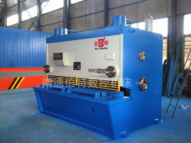 QC11Y-2米闸式剪板机