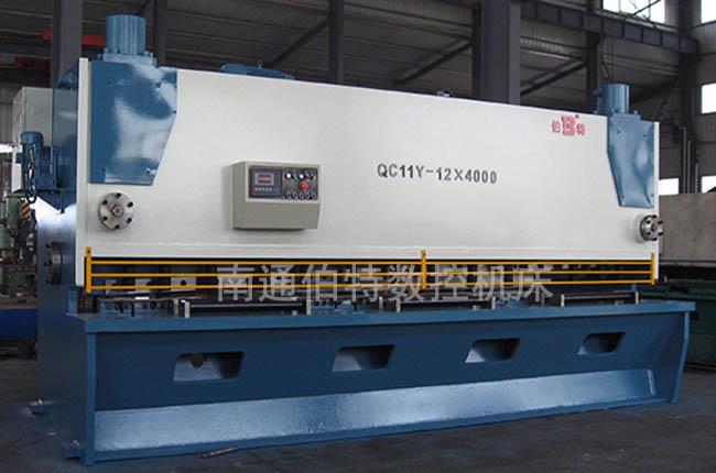 QC11Y-124000闸式剪板机