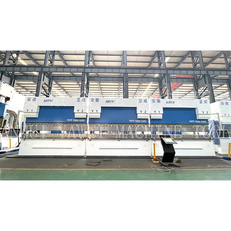 YWTP三机联动电液数控折弯机1500T/12000