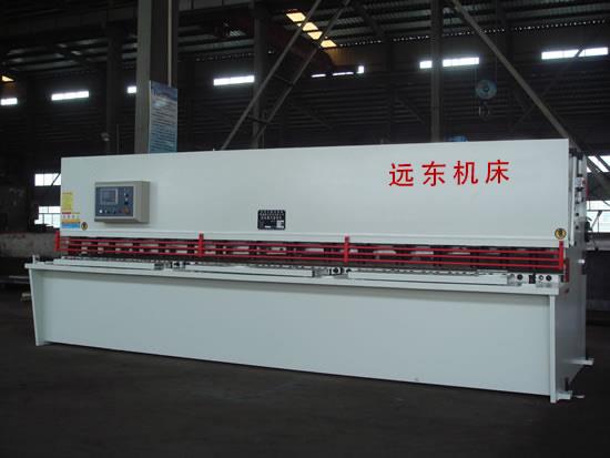 QC12Y-8×3200数控液压摆式剪板机