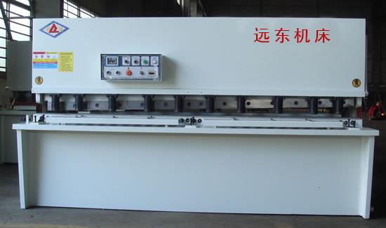 QC12Y-16×2500液压摆式剪板机