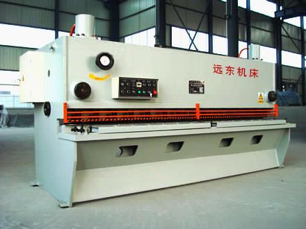 QC11Y-6×3200液压闸式剪板机