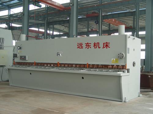 QC11Y-12×6000液压闸式剪板机