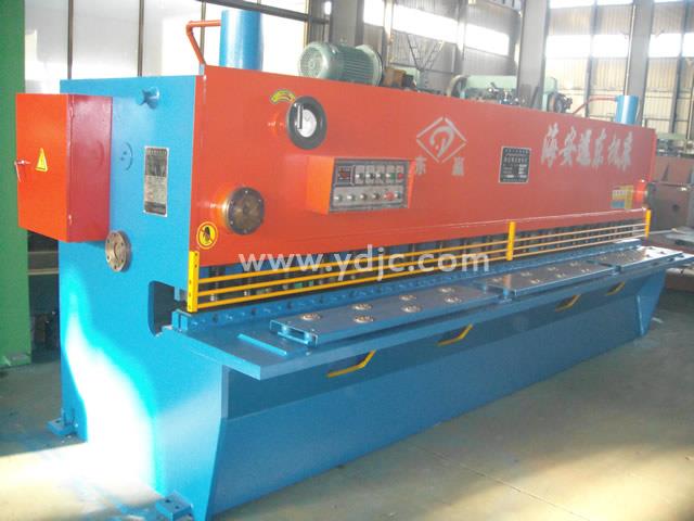 QC11Y-4×400液压闸式剪板机