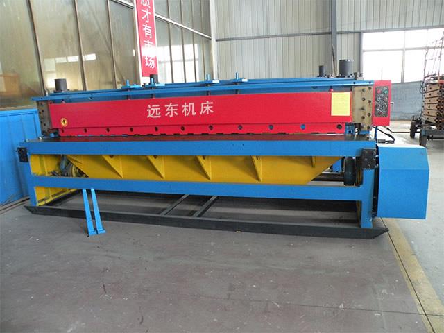 QH11-4×3200中型机械剪板机