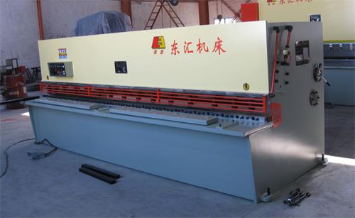 QC12Y系列数控液压摆式剪板机