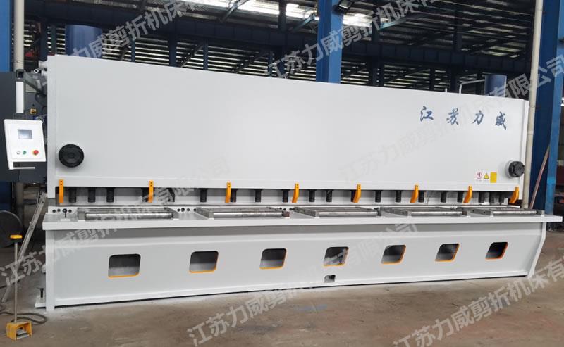 QC11K系列数控液压闸式剪板机