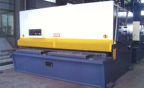 QC12Y液压摆式剪板机