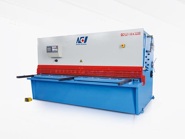 QC12Y 液压摆式剪板机