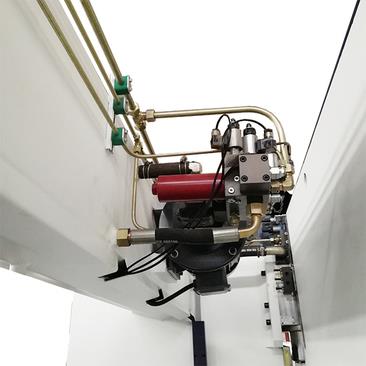 WE67K-130T/3200-DA58T-4+1电液伺服数控折弯机