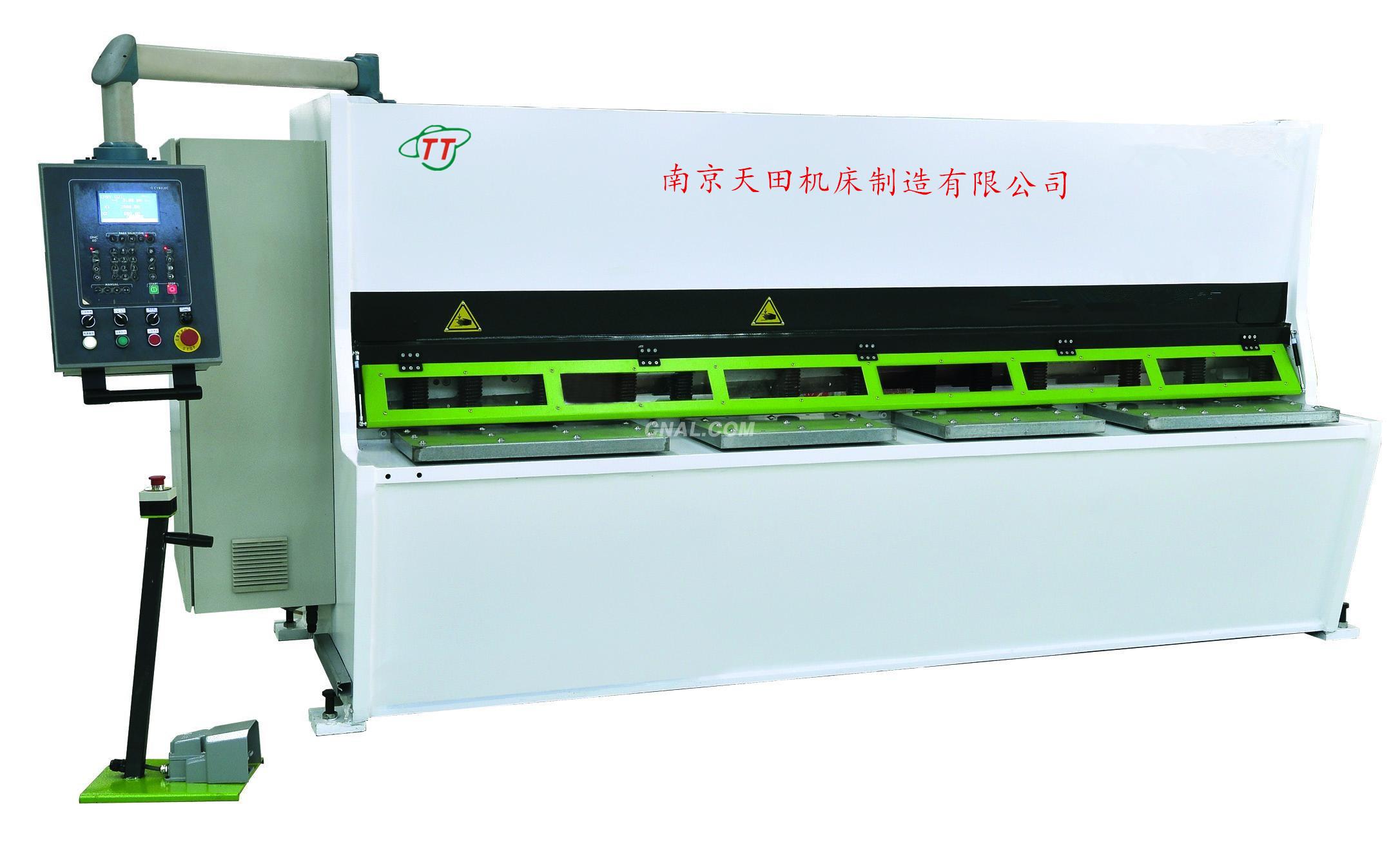 HT11K高精密数控闸式剪板机