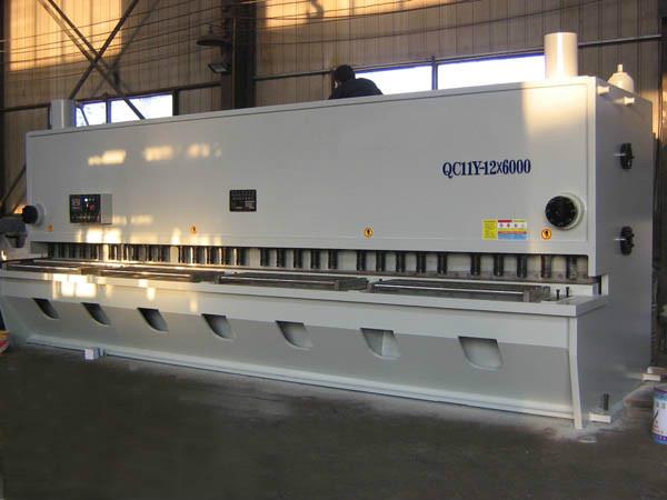 QC11Y-208000液压闸式剪板机