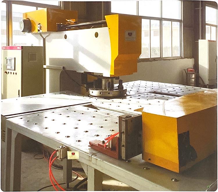 TC转塔数控压力机