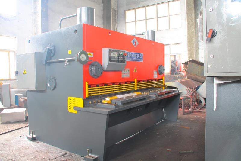 液压闸式数显剪板机