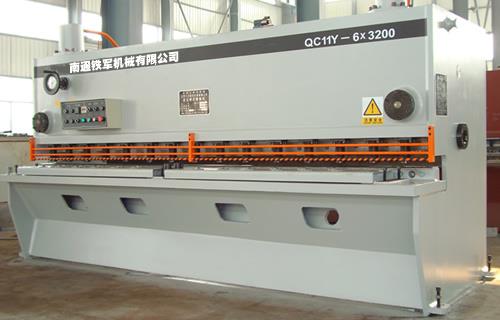 QC11Y-6×3200液压闸式剪板机