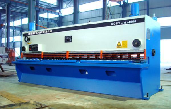 QC11Y-6×4000液压闸式剪板机