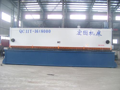 QC11Y系列闸式剪板机
