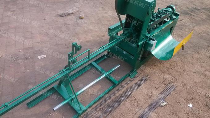 中·型滚轮调直机