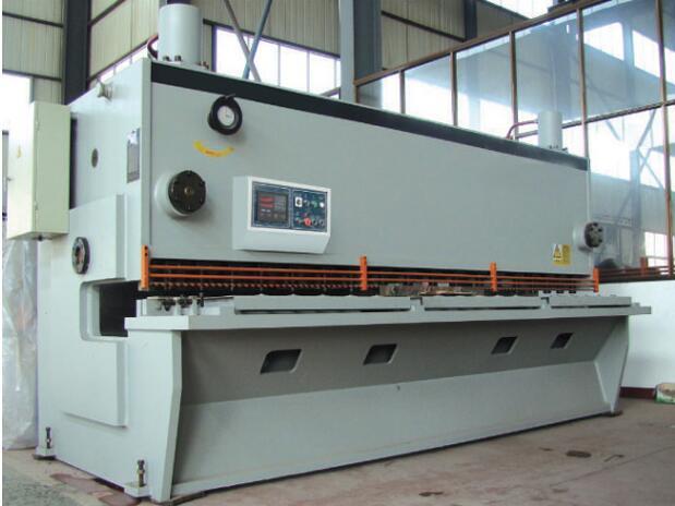 QC11Y系列液压闸式剪板机