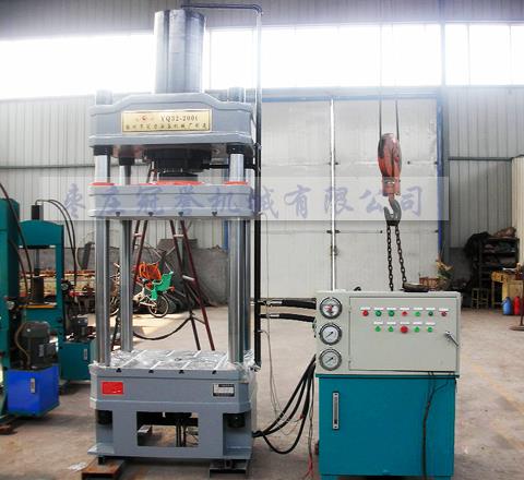 YQ32-200吨三梁四柱液压机