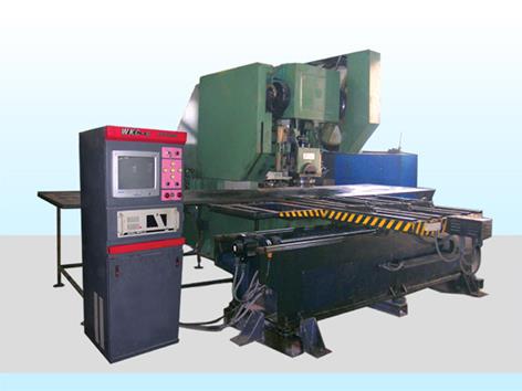 WKC-6/2000型数控冲床