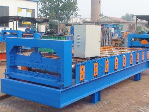 900型彩钢压瓦机