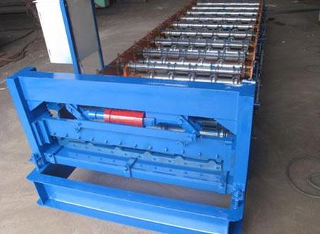 1040型彩钢压瓦机