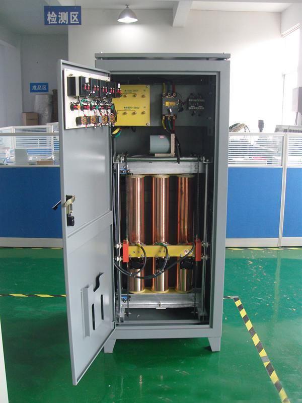 三相柱式调压器