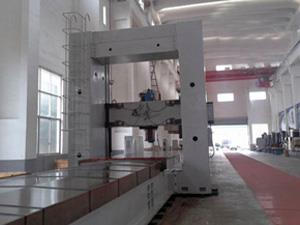 横梁上下移动式数控龙门铣床