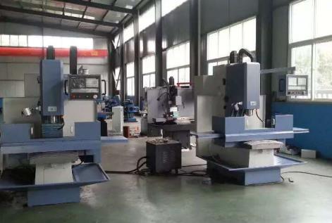 XK7132立式数控铣床