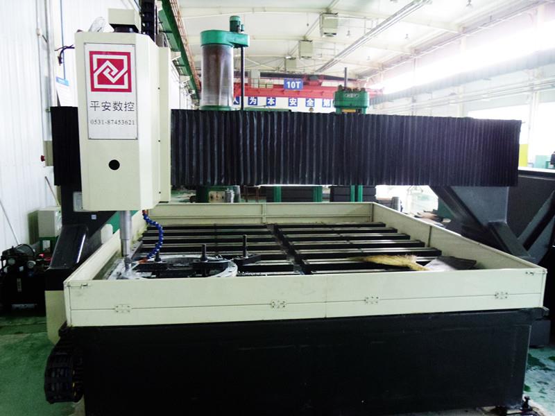 CDD2020型龙门移动式数控钻床