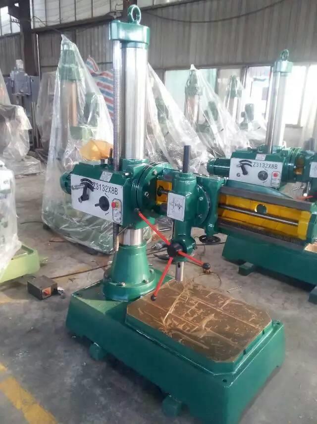 Z3132(B)万向摇臂钻床