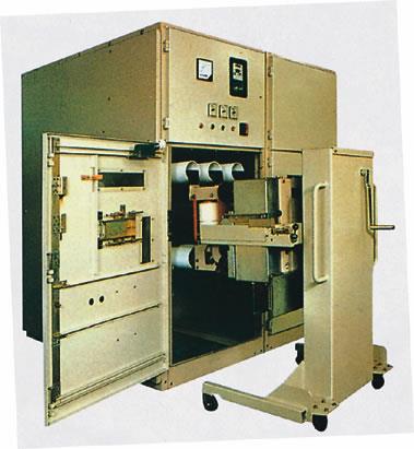 KYN18A-12户内交流铠装移开式开关设备