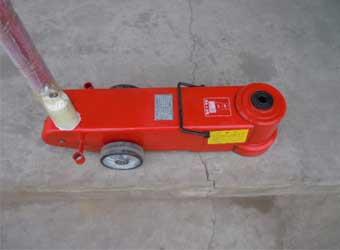 气动式液压千斤顶