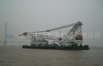 “雪浪号”400t全回转起重船起重机