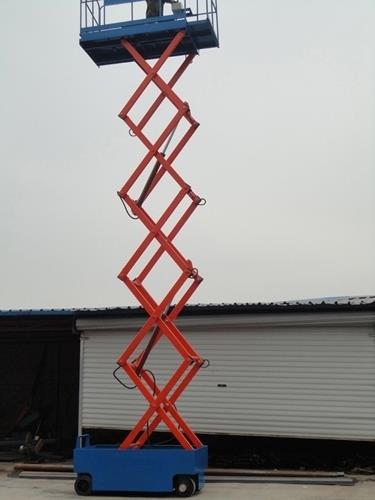 移动剪叉式升降机2
