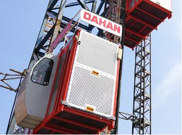 SC200/200齿轮传动式三传动升降机