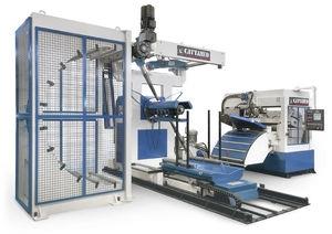 feeder with straightening device