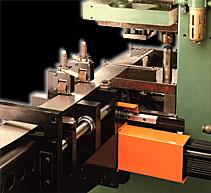 Dynamic Zig-Zag Gripper Feed